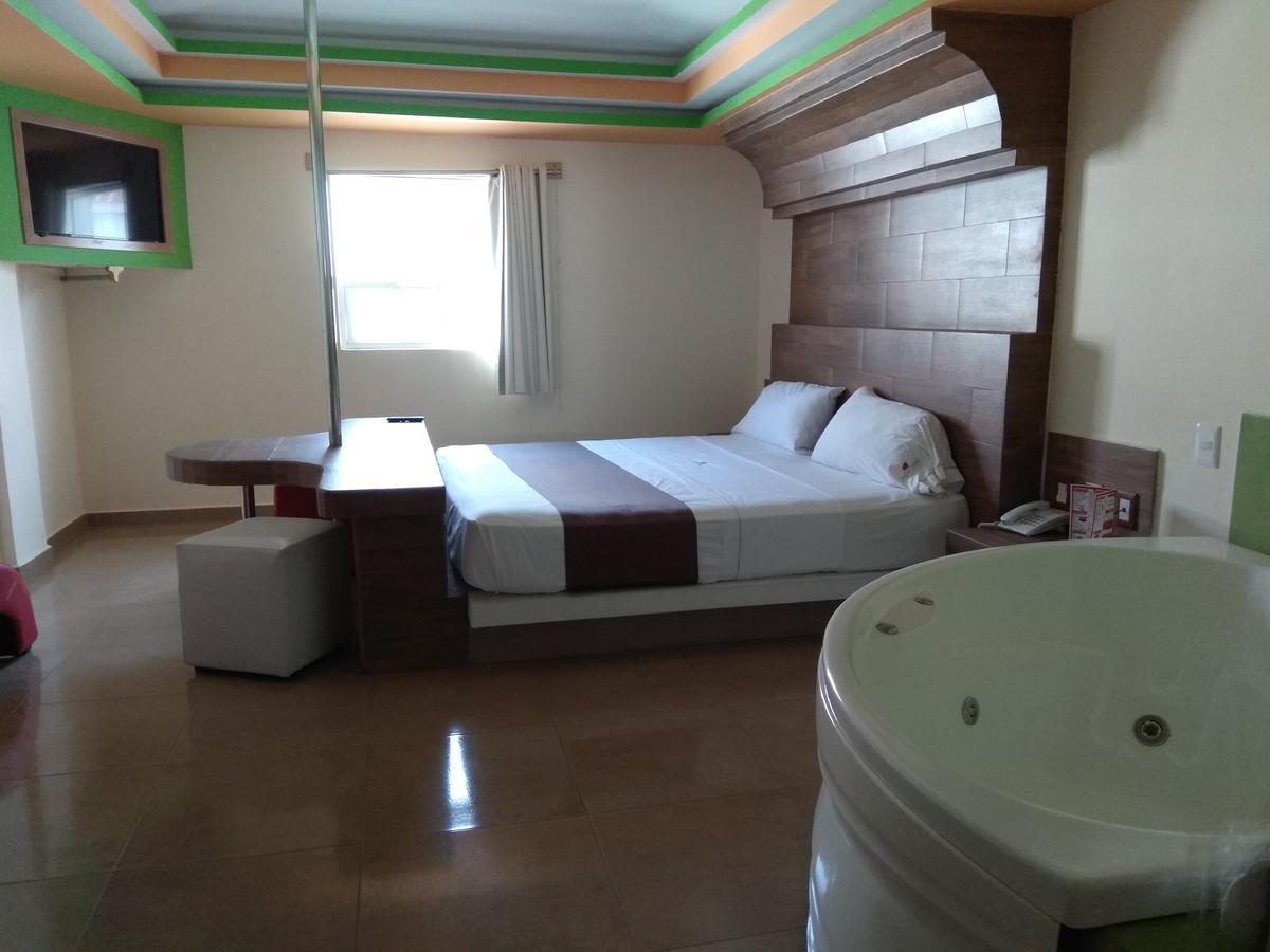 Hotel Rubi Мансанильо Экстерьер фото